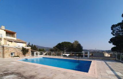 Le Mas Synaé- Joli studio classé 3étoiles avec terrasse et piscine - Foto 17