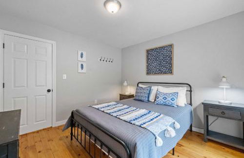 Comfy Large Bungalow - 4 Bed 1BA On Private Pond - Foto 19