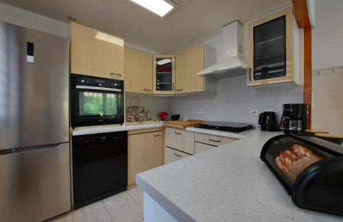 Centre St Jorioz : Charmant et spacieux studio avec terrasse et jardin privatif - Photo 11