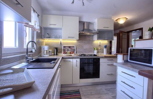 Charming villa Nera with pool and hydromassage near the beach - Foto 18