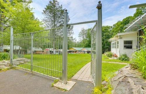 6 Mi to State Park Mongaup Valley Cabin! - Foto 34