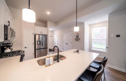 Arcade Game Room! Luxury New 3BR CLE Clinic UnivCircle Little Italy - Foto 10