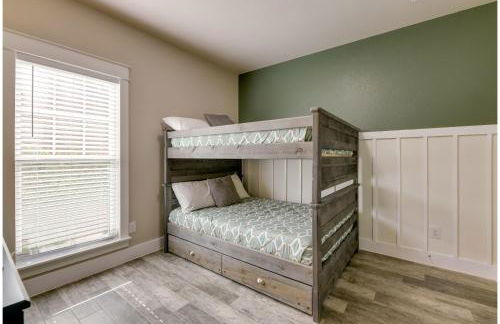 Centrally Located Stunning 3BR 2BA Near Downtown - Foto 28