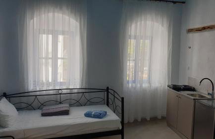 Stathis Apart 2 - Photo 1