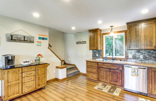 Elbow Lake Escape with Dock in Underwood! - Foto 9