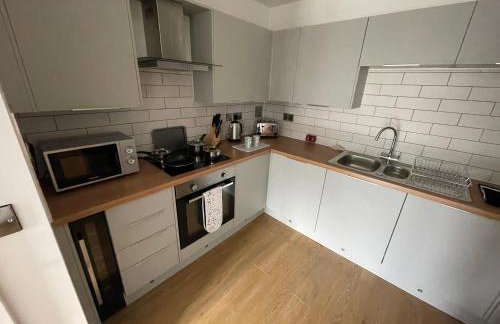 Park View I 2 Bedroom Apartment I Free Parking - Photo 16