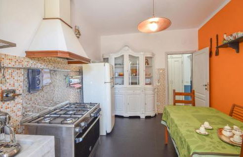 3 Bedroom Amazing Apartment In Genova - Foto 11