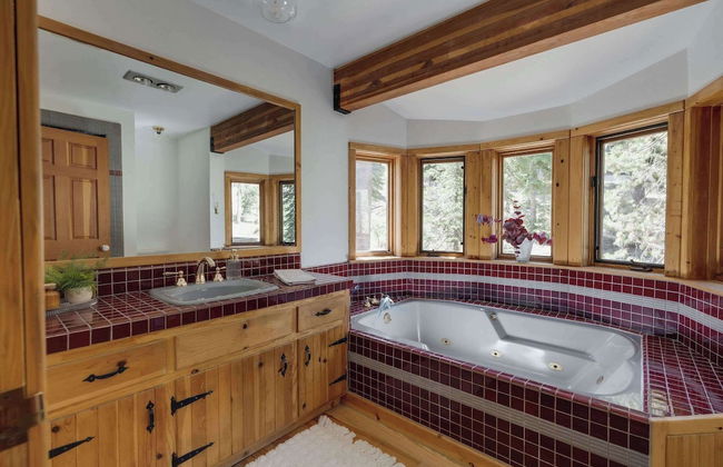 North Lake Hideaway Prime Locale for Outdoor Fun - Foto 22