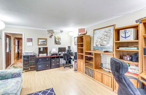 Spacious Trappe Getaway with Outdoor Pool and Gazebo! - Foto 13