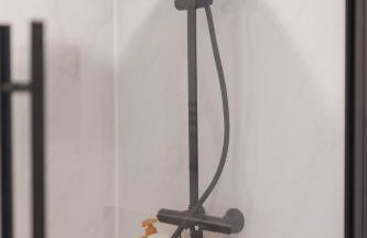 Perfect for Contractors & Families - Free Parking - Foto 13