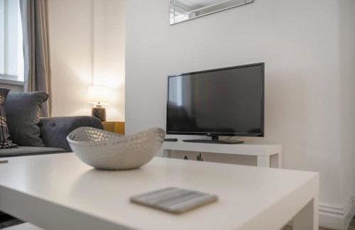 Freshly Renovated, Feels Like Home, Sleeps 3 - Photo 10