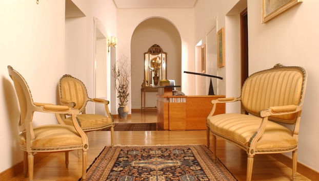 Coin salon dans le hall