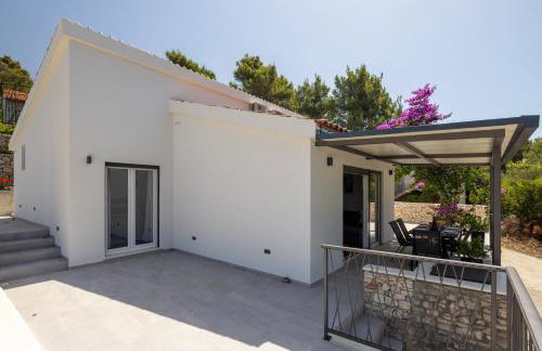 Villa Mala Smišna Poolside Paradise by the Sea - Photo 16