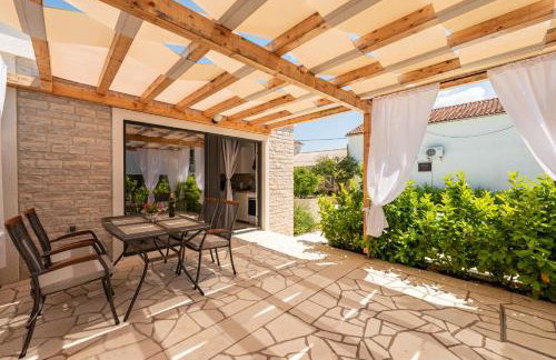 Apartment Varos with shared pool - Foto 11