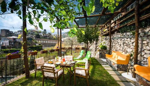 Villa Laura amazing breakfast,private outdoor hot tub, Positano experience - Photo 1, Garden