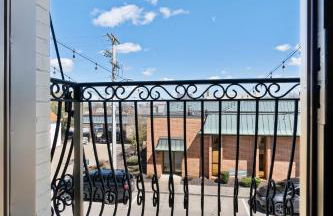 Downtown Urban Loft above Restaurant #7 - Foto 10