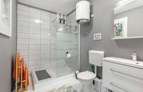 Waterview Apartments - Koru Apartment and pool - Photo 17