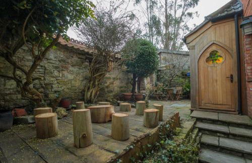 The Oak House - Photo 16