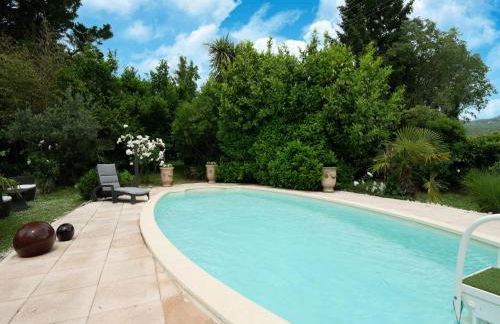 Majestic Holiday Home in Laroque With hot tub - Foto 20