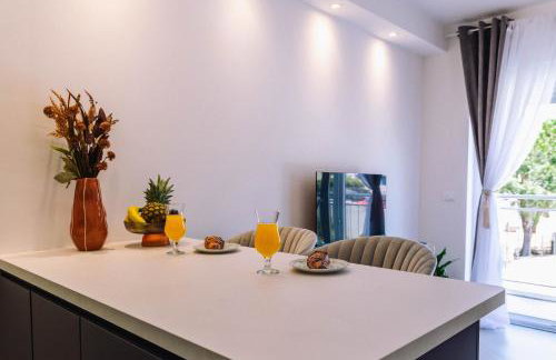 Brand New & Comfort Apartment L & L ,free parking + close to beach - Photo 1