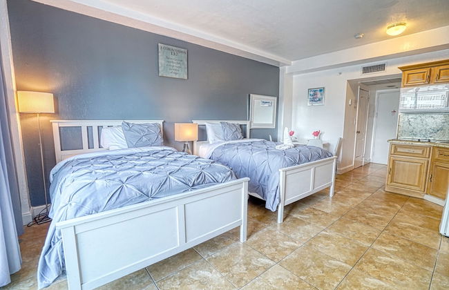 Deluxe Studios and Apartments at the Casablanca - Photo 70