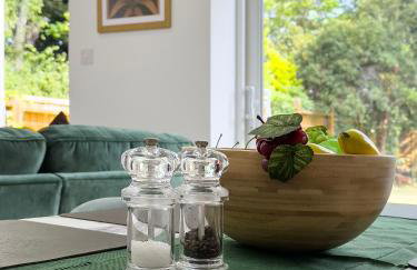 5 Bedroom, 3 Bathroom Modern House with Garden near Hampstead Heath Sleeps 10 - Foto 16