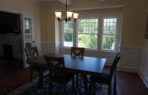 Renovated 1928 bungalow on a former asylum campus - Foto 26