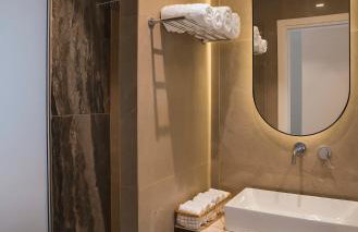 L-Suites - Photo 51