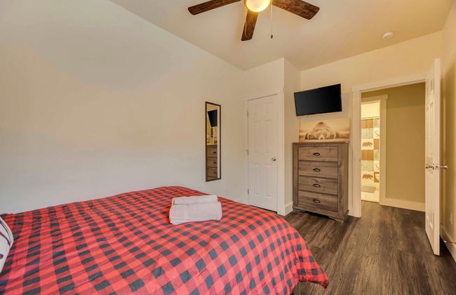 Bear Creek Bliss by Avantstay Sleeps 16 Game Room Deck Fire Pit - Photo 23