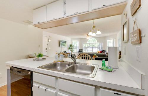 Condo with Pool Access and Patio 8 Mi to Disney! - Foto 12