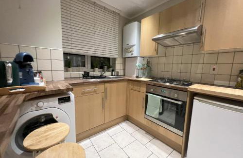 Spacious & Modern Family Gem - Foto 6