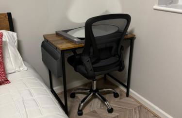 Comfy Studio Flat and Workspace near Ashton-U-Lyne Station - Foto 5