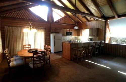 Amazing Lodge Rental Ideal for Events in Encampment, Wyoming - Foto 3