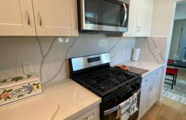 4 Stanford! Furnished Apartment, Gated Parking, Laundry - Foto 6