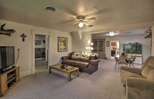 Walkable Ten Sleep House with Patio and Sunroom! - Foto 4