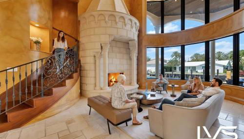 Villa Rhodes Palatial Waterfront Beach Estate - Photo 3