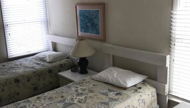 Pets OK Rest A Shored A Secure and Comfortable Home Flat Screen T Vs In All Rooms Fully Stocked With Plenty Of Amenities Private Inground Pool Gas Fireplace Rents Sat to Sat Full Weeks only - Foto 5