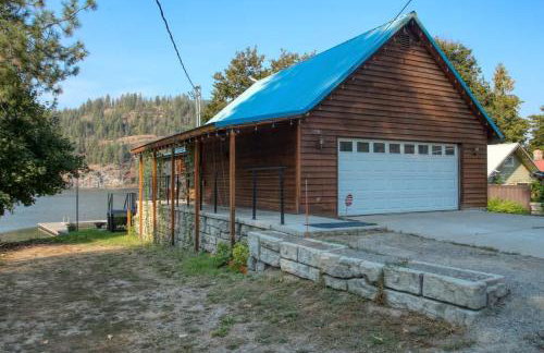 Twin Lakes Waterfront Retreat with Private Dock Fire Pit And Family Friendly Space - Foto 48