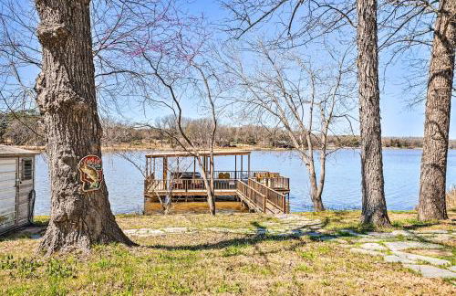 Lakefront Fort Towson Home Private Dock and 3 Decks - Foto 33