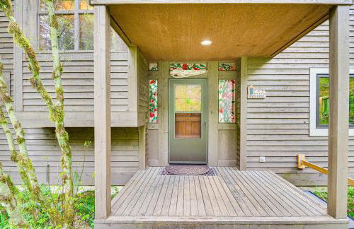 Riverfront Skykomish Cabin with Private Hot Tub! - Foto 26