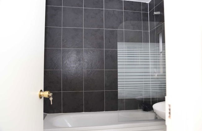 Budget 4-bedrooms In Thamesmead - Foto 26