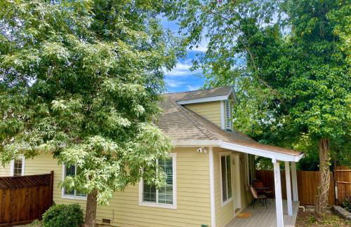 Charming Downtown Cottage - Foto 1