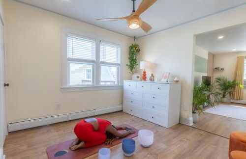 Zen Den With King Bed and Very Close to Airport - Foto 24