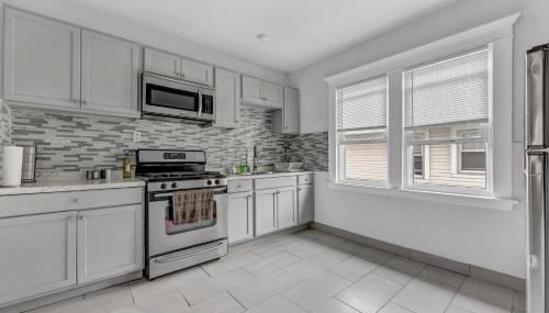 Renovated Main Floor Large 3 Bed House - Foto 5