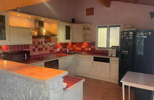 Maison avec piscine sécurisée au pied des Cévennes - Photo 11