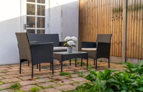 Cosy 3BR House by D3 Short Stay, Sleeps 8, Free on-site Parking & Garden - Foto 39