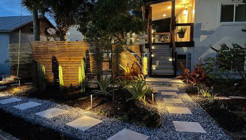 Shares Courtyard Luxury Apt - NEW! - Foto 1, Garden view