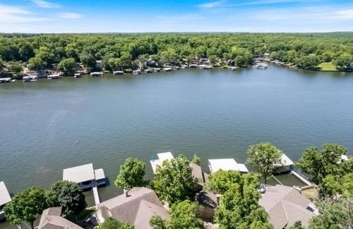 Life's Better At The Lake - Foto 47