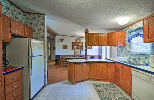 Spacious Utopia Family Home w/ Hill Country Views - Foto 9