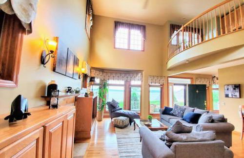 Artemis Lakehouse - Hot Tub, Lakefront & Racetrack - Photo 17